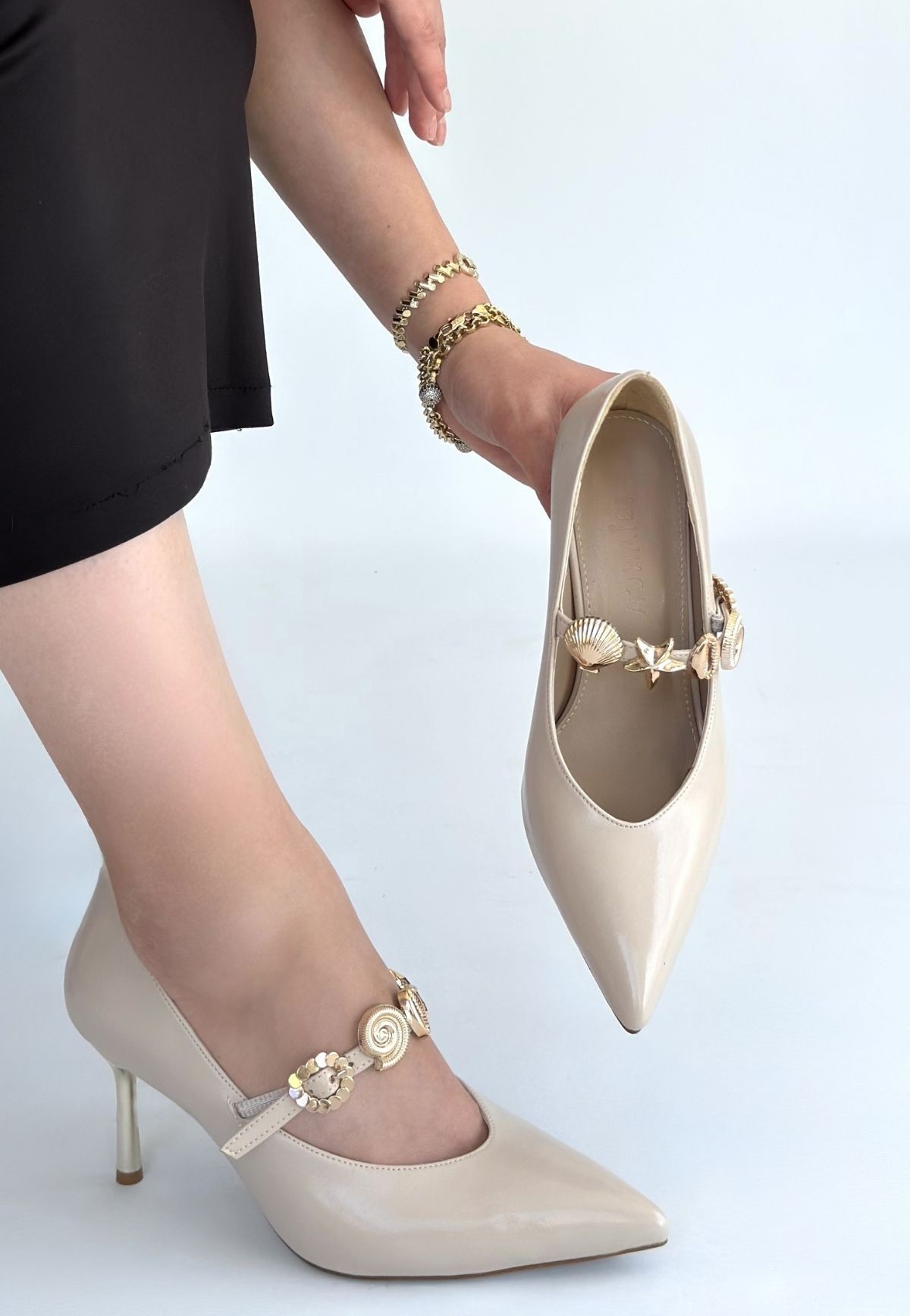 Conne Bej Cilt Stiletto Ayakkabı Conne Bej Cilt Stiletto Ayakkabı