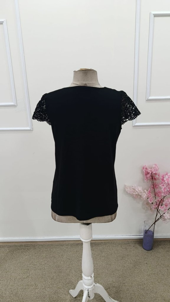 7aa852b632df233b0885 blank