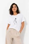 Kore Parmak Kalp Aşk Temalı Minimal Baskılı Tişört Yazlık Kısa Kol T-Shirt – Beyaz