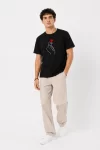 Erkek Kore Parmak Kalp Aşk Temalı Minimal Baskılı Tişört Yazlık Kısa Kol T-Shirt – Siyah