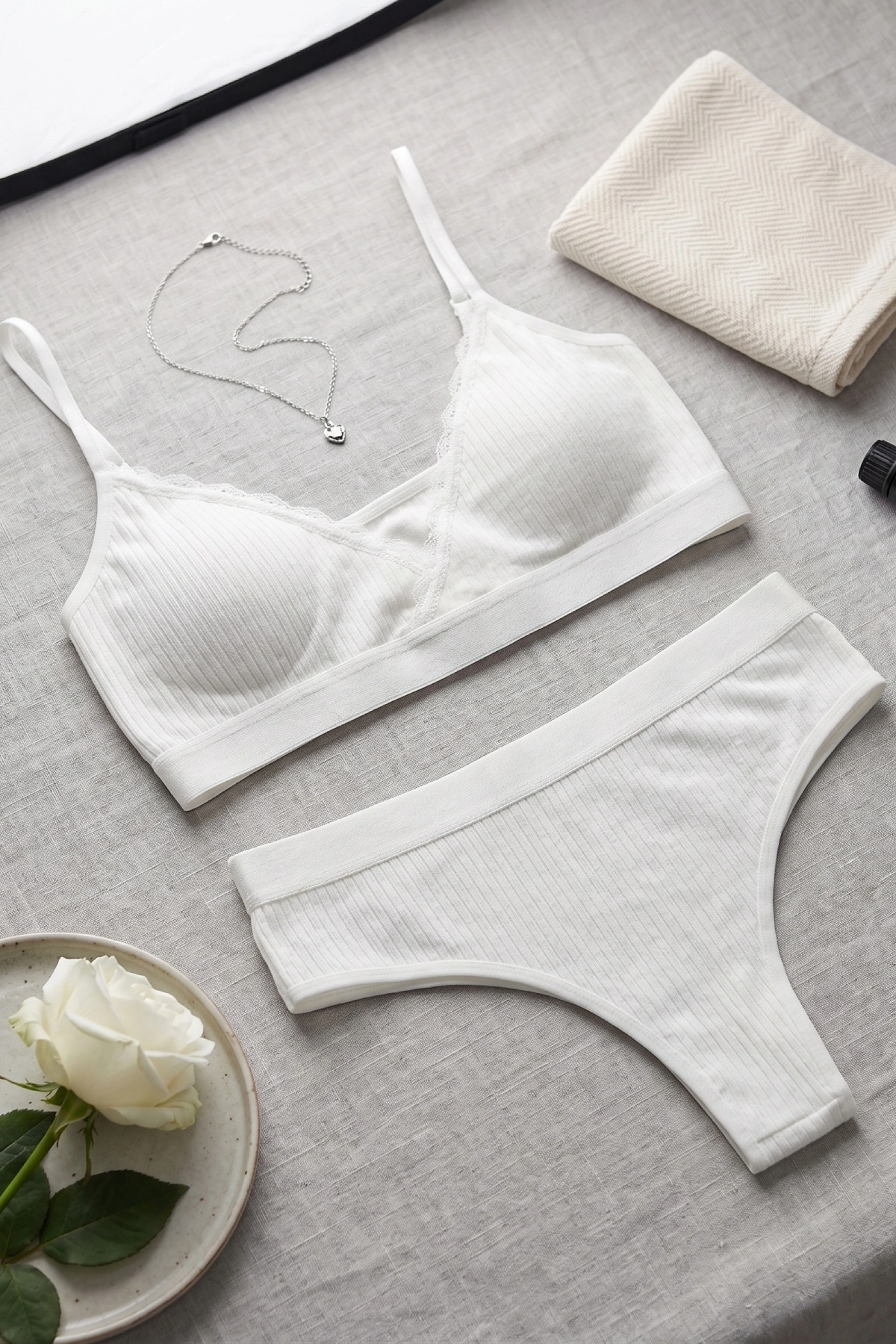 kadin-ekru-cikarilabilir-pedli-fitilli-dantelli-bralet-takimi-64413676-sw1200sh1800 blank