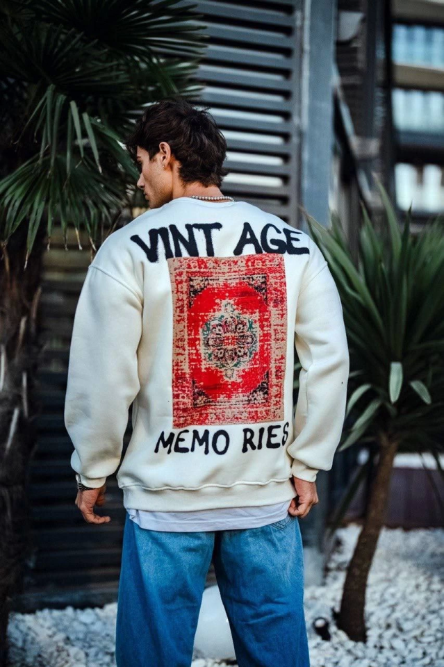 Oversize Bisiklet Yaka Üç İplik Baskılı SweatShirt – Beyaz