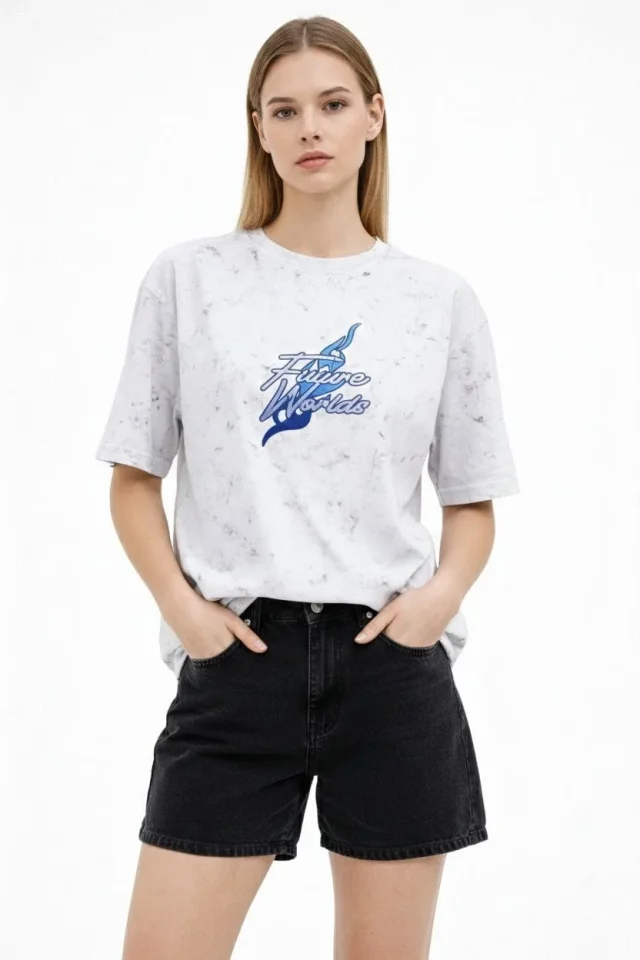 Asit Yıkamalı Oversize Tişört Future Worlds Baskılı Bisiklet Yaka Kısa Kollu Streetwear 0 Pamuk Street Style T-Shirt – Beyaz