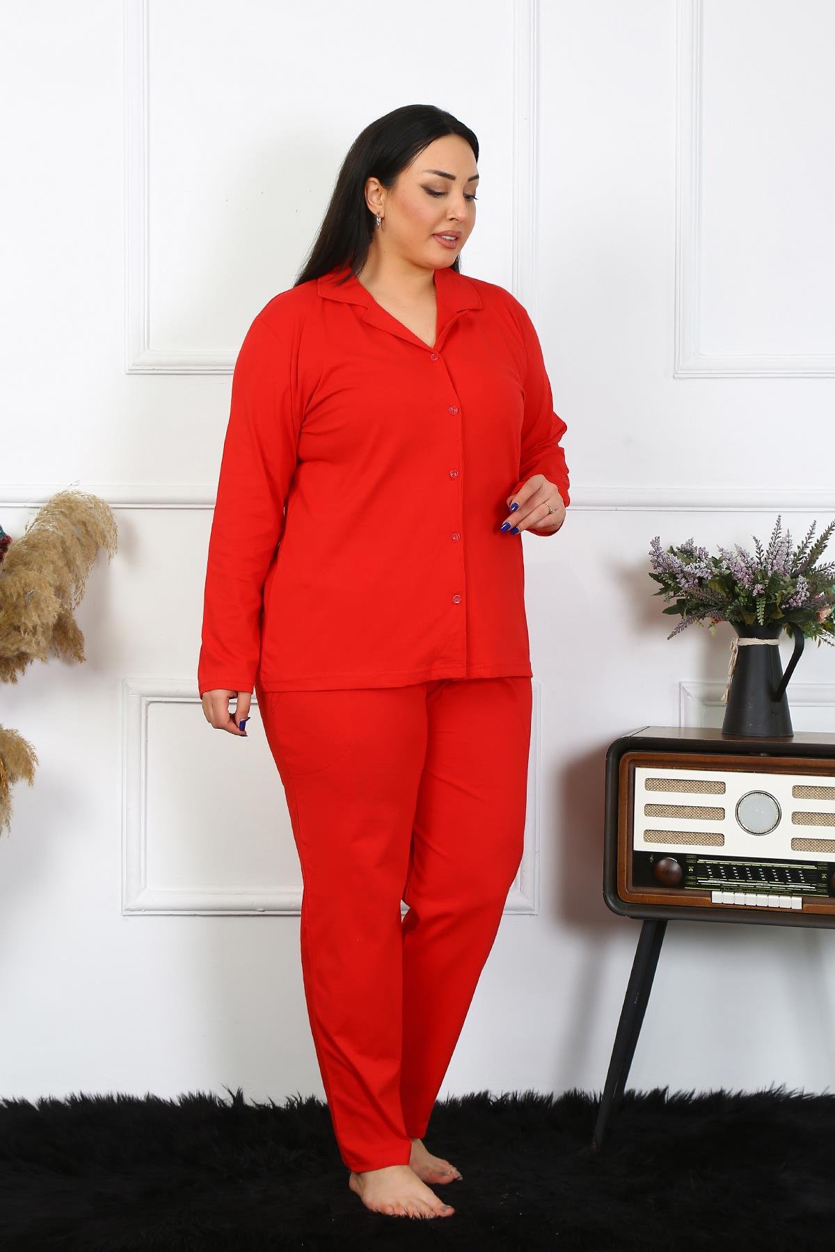 moda-cizgi-kadin-buyuk-beden-pamuklu-cepli-dugmeli-kirmizi-pijama-takim-202401-383556-77-B blank