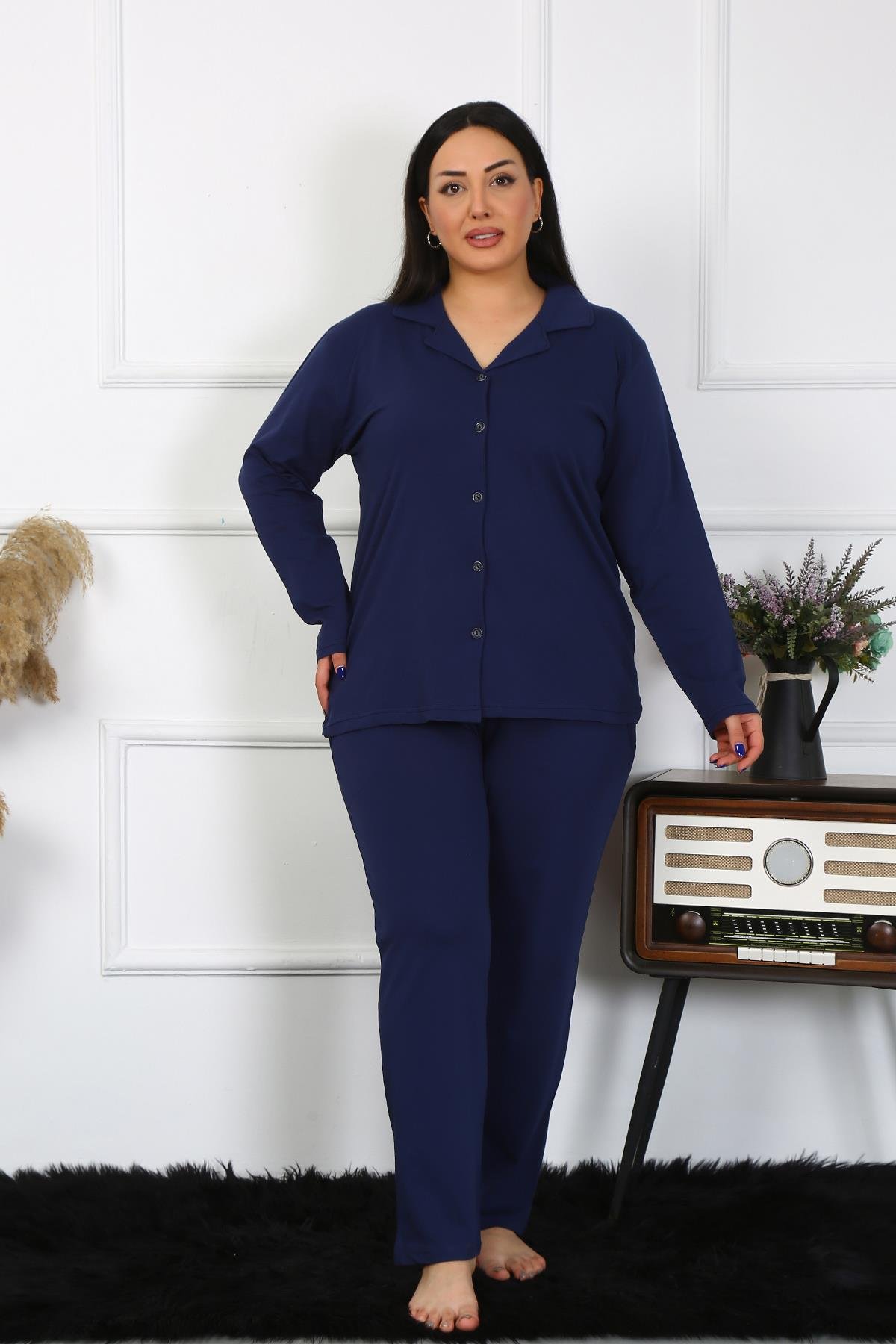 moda-cizgi-kadin-buyuk-beden-pamuklu-cepli-dugmeli-lacivert-pijama-takim-202401-383570-77-B blank