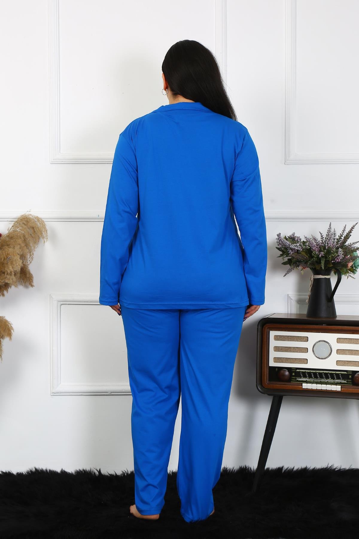 moda-cizgi-kadin-buyuk-beden-pamuklu-cepli-dugmeli-saks-pijama-takim-202401-383577-77-B blank