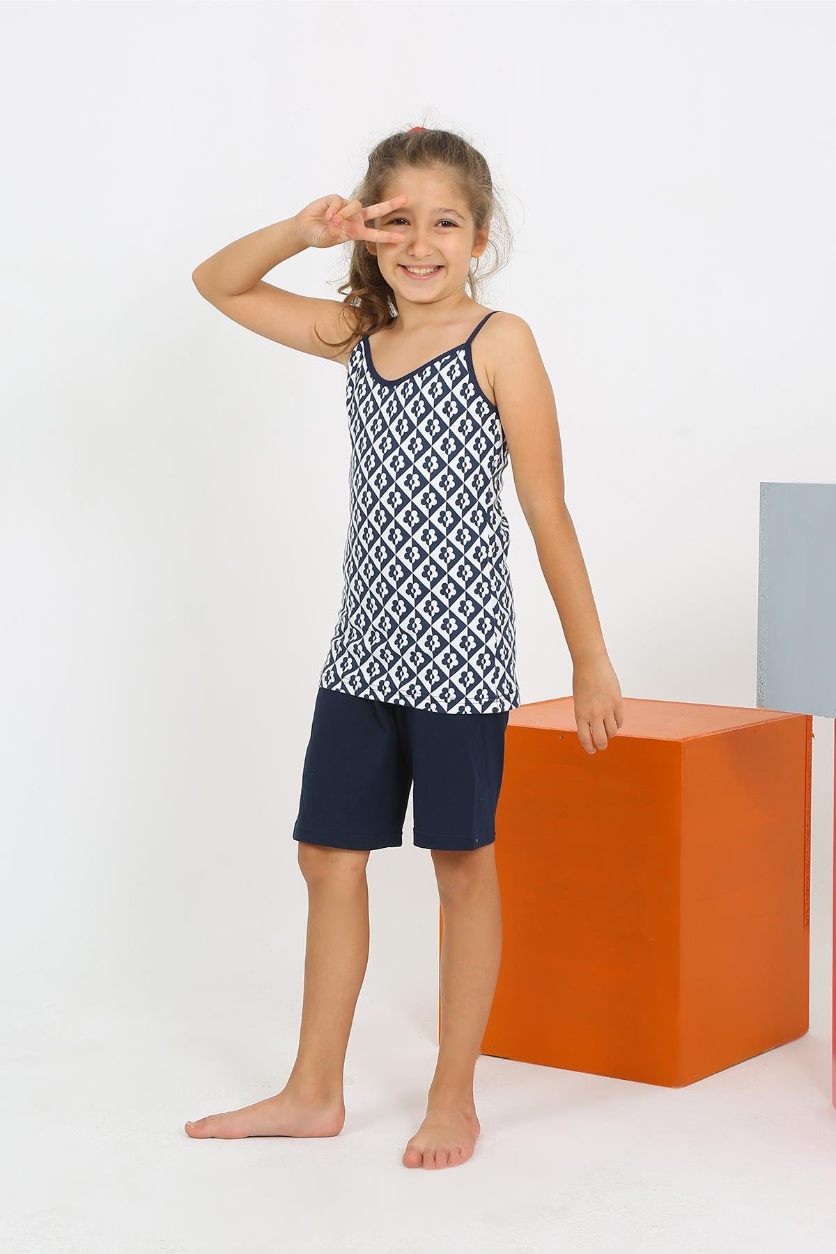 moda-cizgi-kiz-cocuk-ip-askili-sortlu-penye-lacivert-pijama-takim-20430-384499-77-B blank