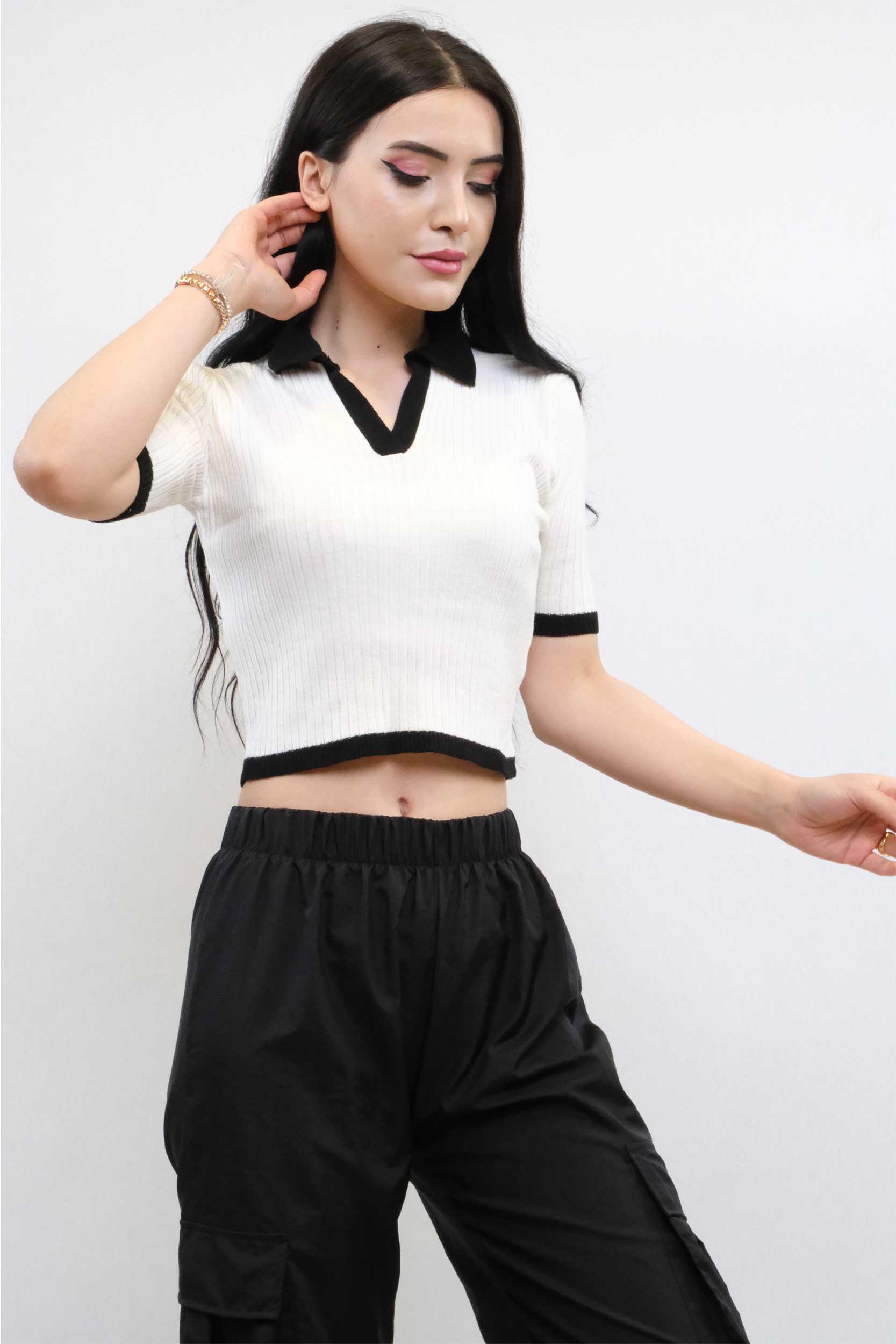 moda-cizgi-renkli-yaka-triko-crop-beyaz-338210-69-B blank