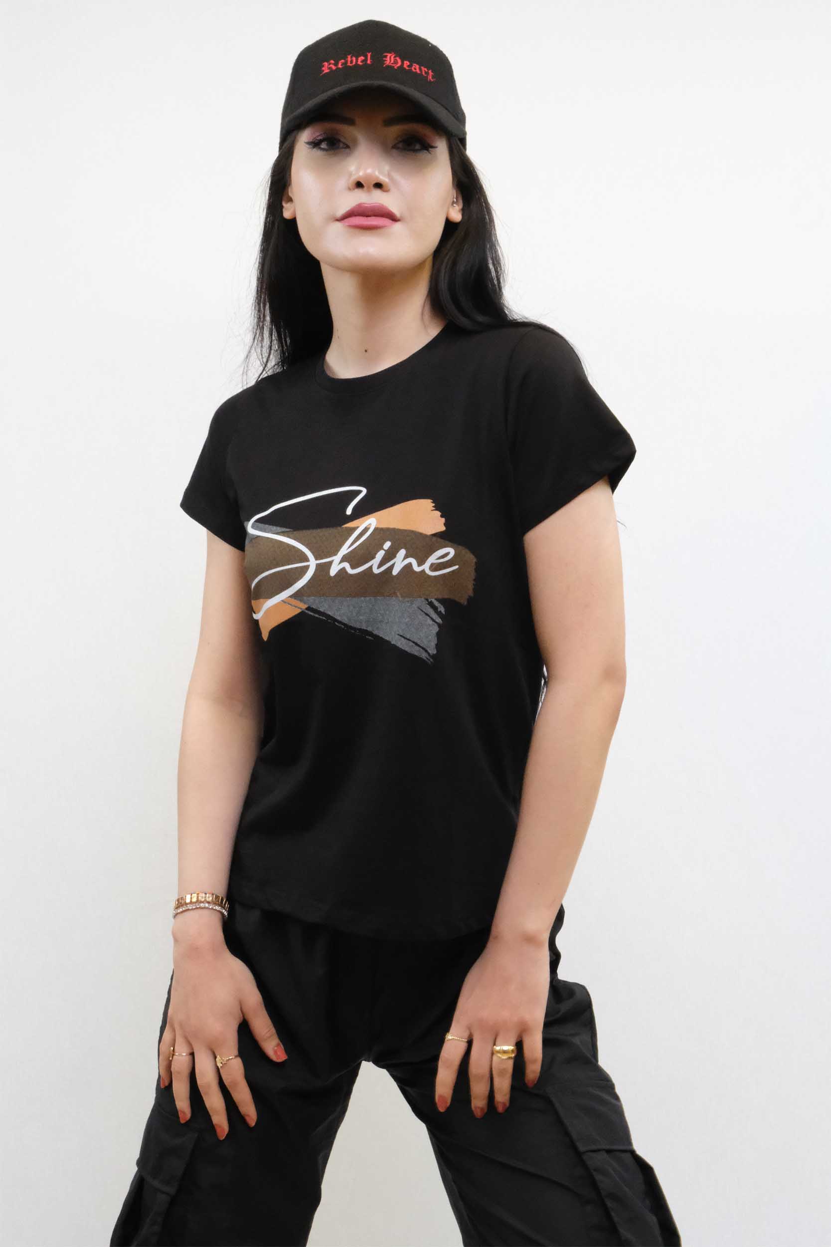 moda-cizgi-shine-baskili-tshirt-siyah-338238-69-B blank