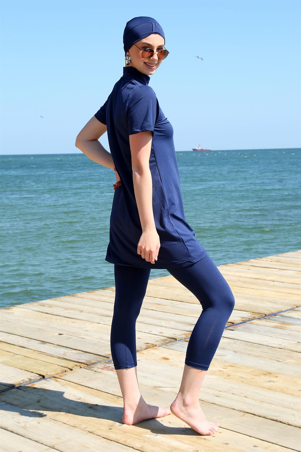 modacizgi-kisa-kol-lacivert-yarim-tesettur-mayo-33015-339743-70-B blank