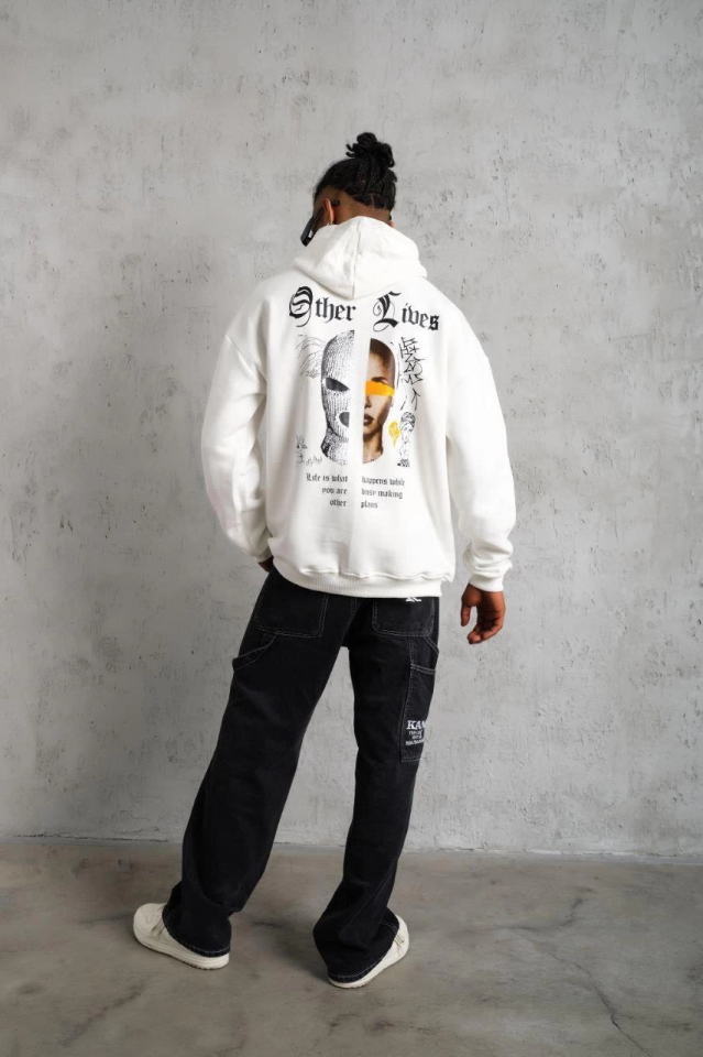 Oversize Üç İplik Şardonlu Kapüşonlu Sweatshirt – Beyaz “Other Lives” Ön Ve Arka Baskılı, Kanguru Ce - Görsel 4