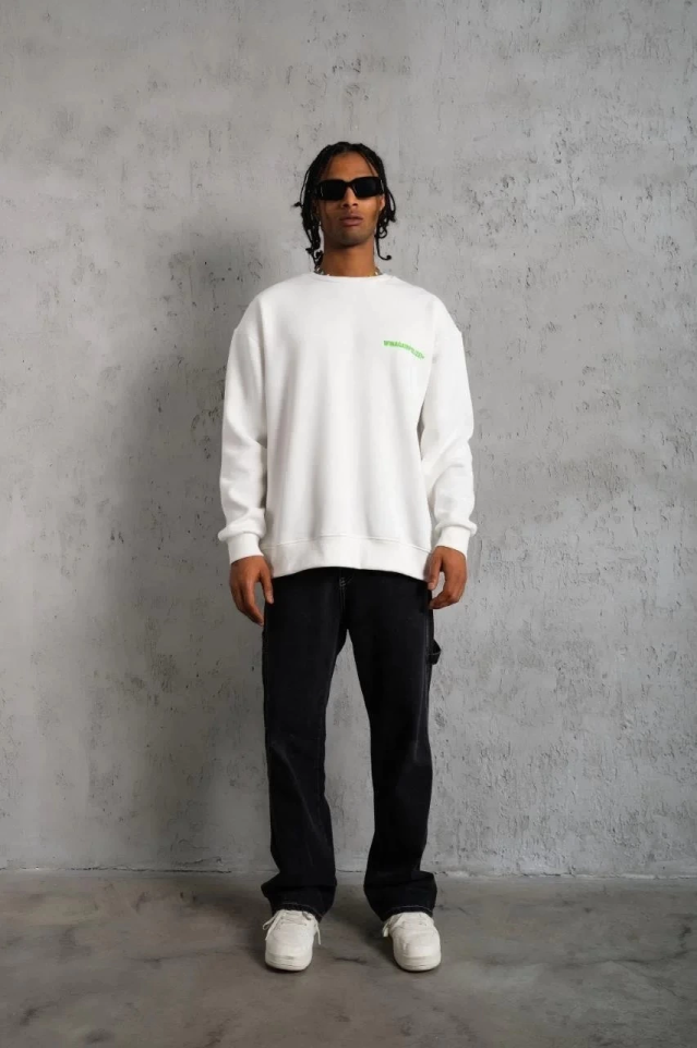 Erkek Oversize Sweatshirt – Beyaz Renk Ön Ve Sırt Baskılı, Üç İplik İçi Pamuklu Kumaş, Rahat Kalıp, - Görsel 4
