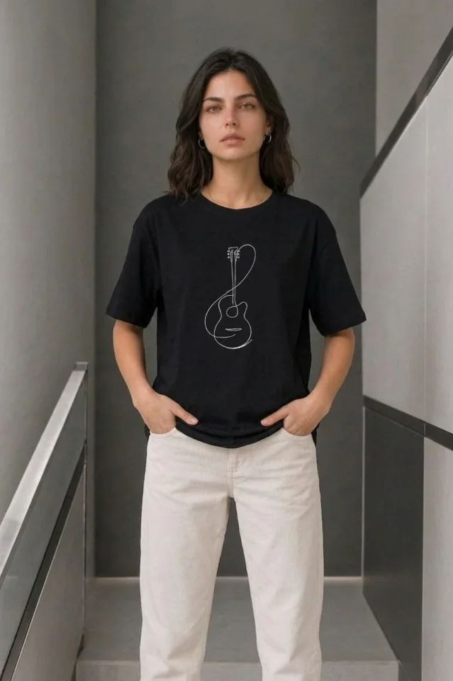 Minimal Gitar Baskılı Tişört T-Shirt Yazlık Kısa Kol Bisiklet Yaka T-Shirt – Siyah