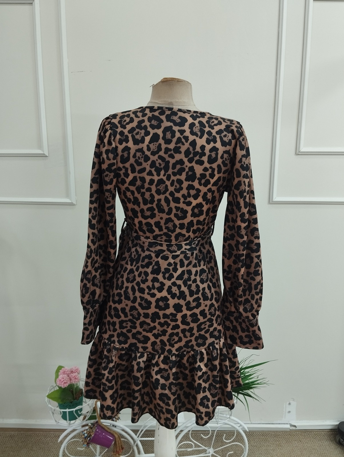 Kadın Uzun Kollu Kruvaze Yakalı Belden Bağcıklı Kısa Leopar Desenli Modal Elbise - Görsel 6