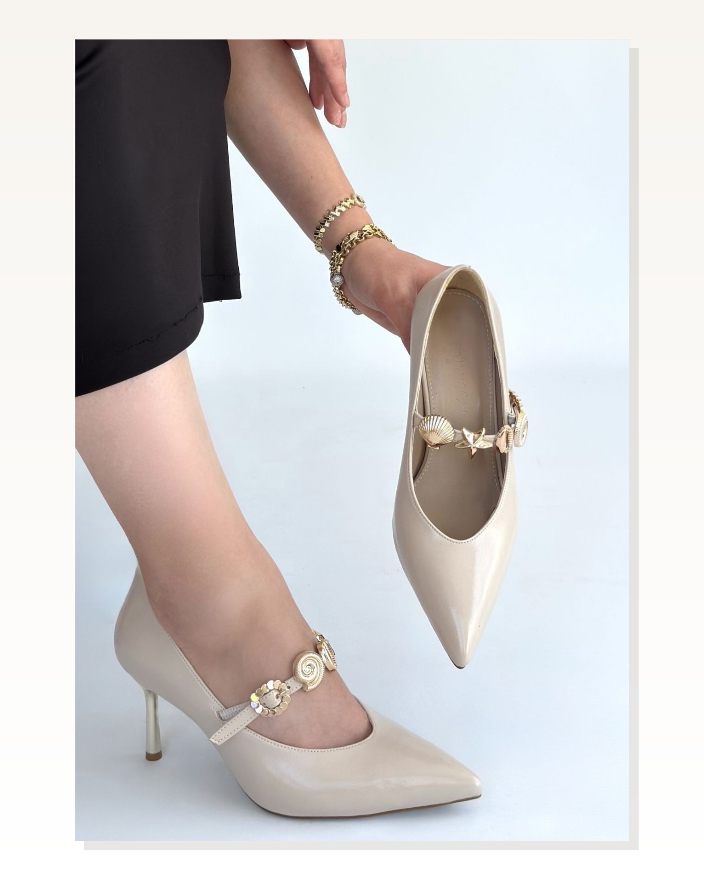 Conne Bej Cilt Stiletto Ayakkabı Marketplace blank