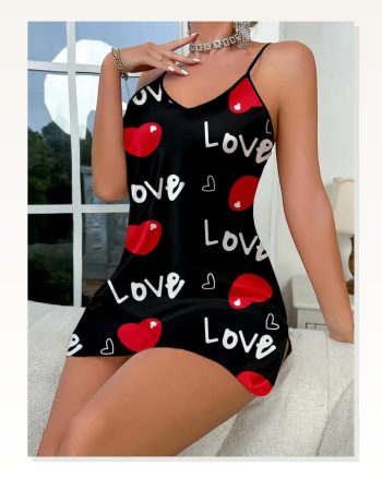 Kadın Desenli Rahat Duruş Love Siyah Saten Gecelik