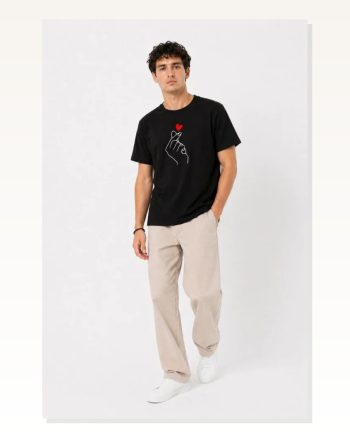 Erkek Kore Parmak Kalp Aşk Temalı Minimal Baskılı Tişört Yazlık Kısa Kol T-shirt Siyah