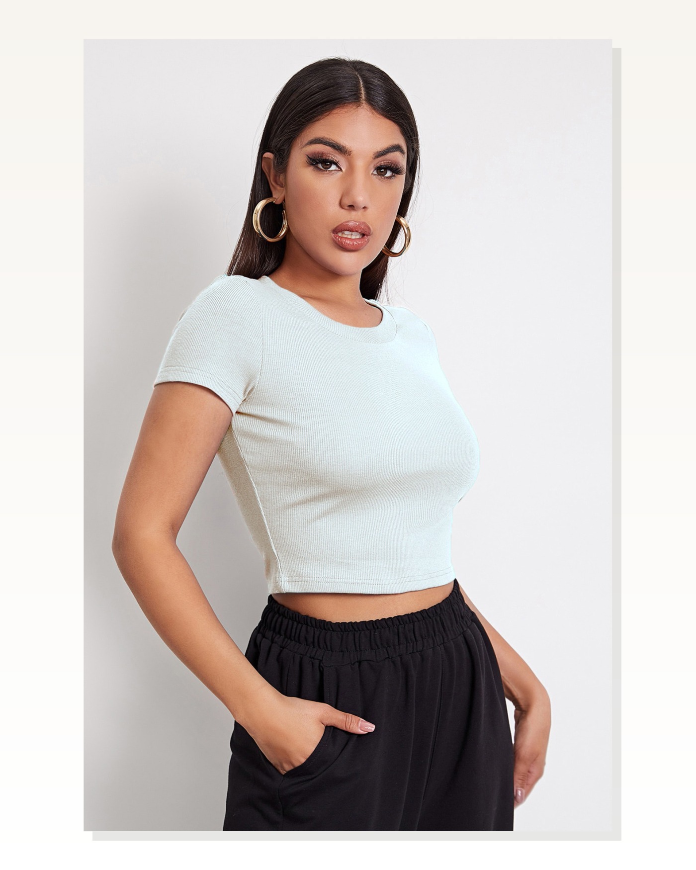 Kadın Zarif Dokunuş Beyaz Yuvarlak Yaka Yarım Kol Crop Top Bluz Marketplace blank
