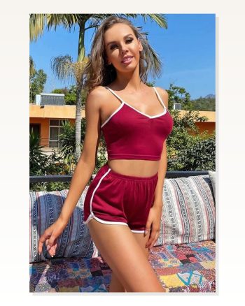 Kadın Rahat Duruş Bordo Askılı Crop Top ve Şortlu Takım Gecelik