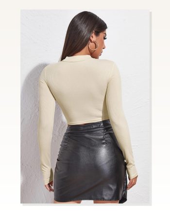 Kadın Zarif Dokunuş Ekru Göğüs Dekolteli Uzun Kollu Cut Out Crop Top Bluz
