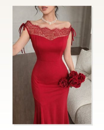 Kadın Göğüs ve Yakası Dantel Detaylı Kayık Yaka Görünümlü Uzun Ithal Krep Elbise