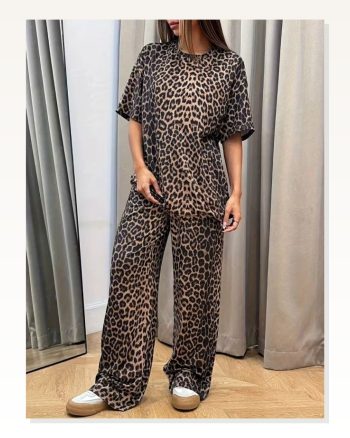 Kadın Kısa Kollu Bisiklet Yaka Iki Iplik Leopar Desenli Bluz ve Pantolon Ikili Takım