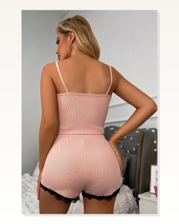 Kadın Rahat Duruş Pembe Alt ve Üst Dantel Detaylı Şortlu Takımı Gecelik