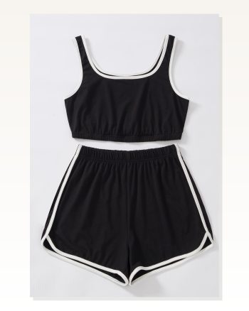 Kadın Rahat Duruş Siyah Askılı Crop Top ve Şortlu Takım Gecelik