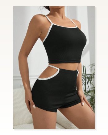 Kadın Rahat Duruş Siyah Beyaz Şortlu Cut-out Detaylı Takımı Gecelik