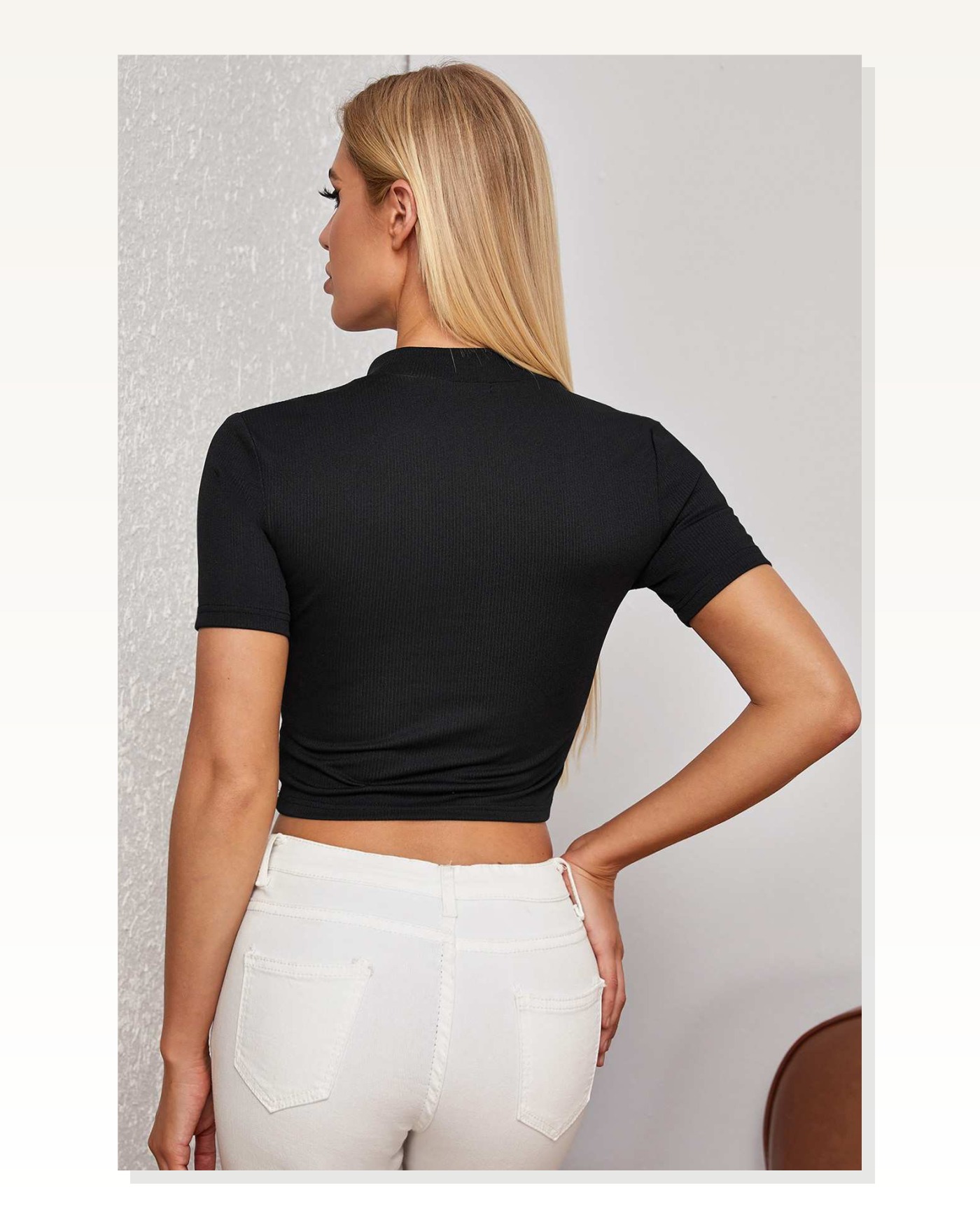 Kadın Zarif Dokunuş Siyah Yarım Fermuarlı ve Kısa Kollu Crop Top Bluz Marketplace blank