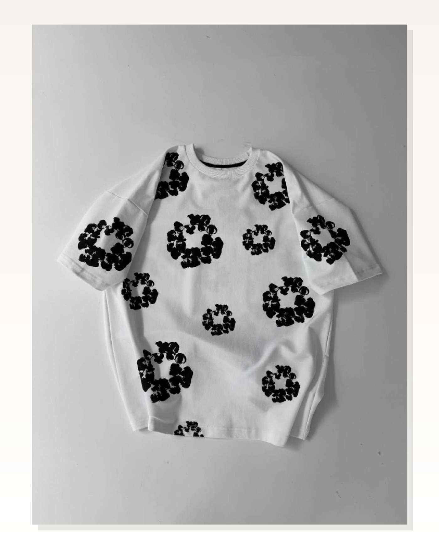 Beyaz Tişört Arka Baskılı Kadın Salaş Stil Ön Ve Oversize Bisiklet Yaka Marketplace blank