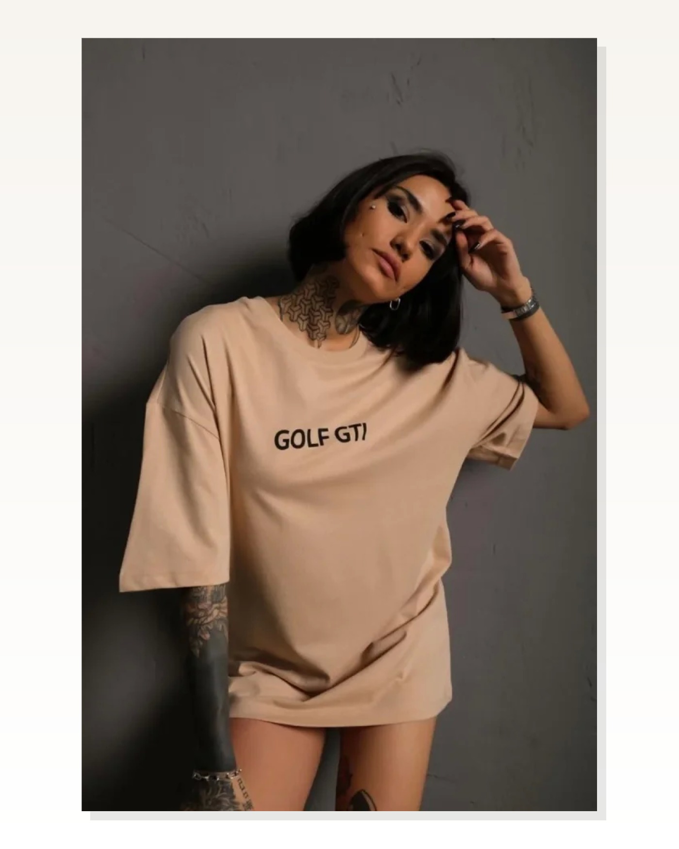 Baskılı Kadın Bej – Golf GTI Retro Araba Desenli, Ön - Arka Dijital Baskı, Sokak Modası Stil Oversize Tişört Marketplace blank