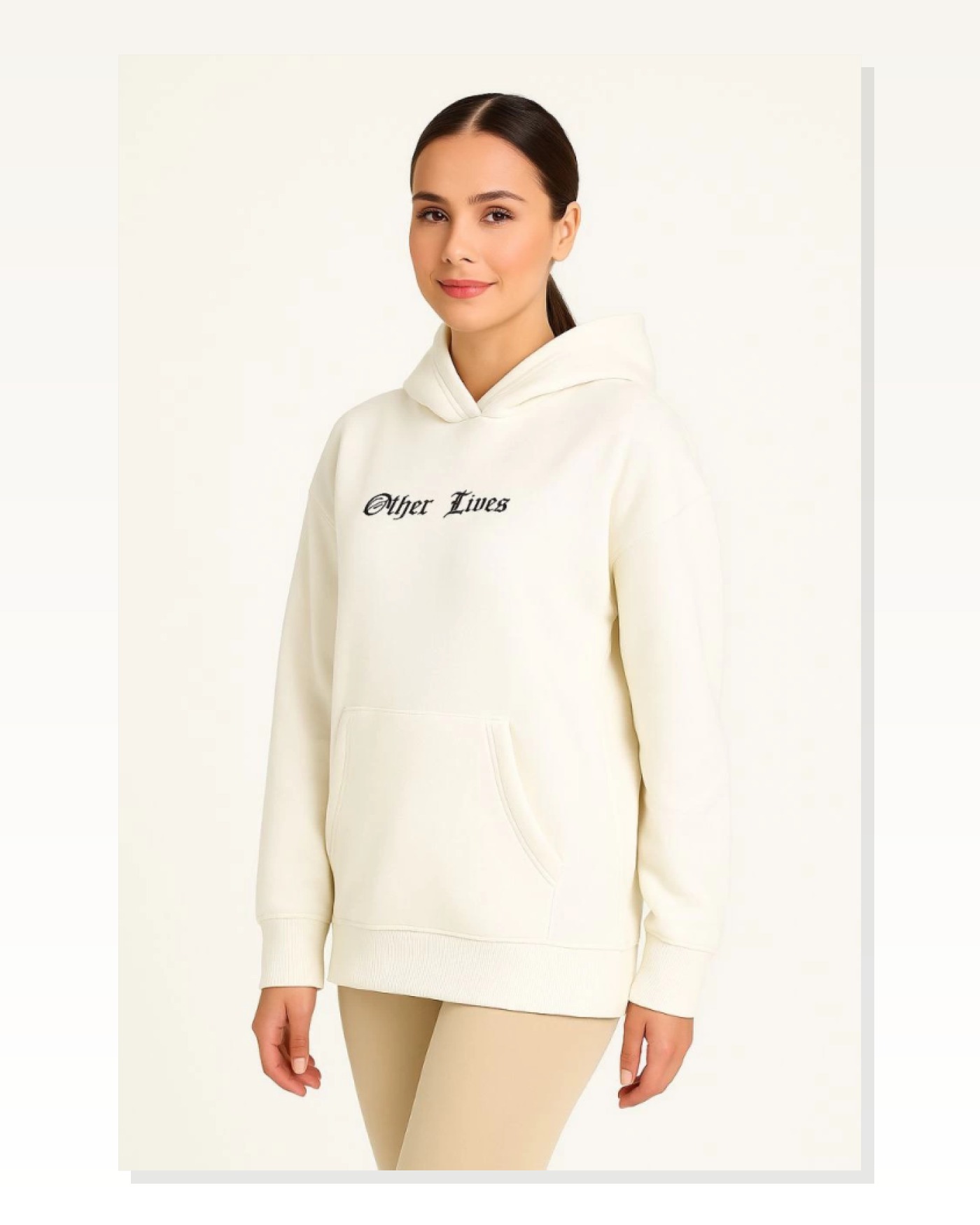 Üç İplik Şardonlu Kadın Salaş Stil Oversize – Beyaz “Other Lives” Ön Ve Arka Baskılı, Kanguru Cepli, Ribanalı Rahat Kışlık Model Beyaz Kapüşonlu Sweatshirt Marketplace blank