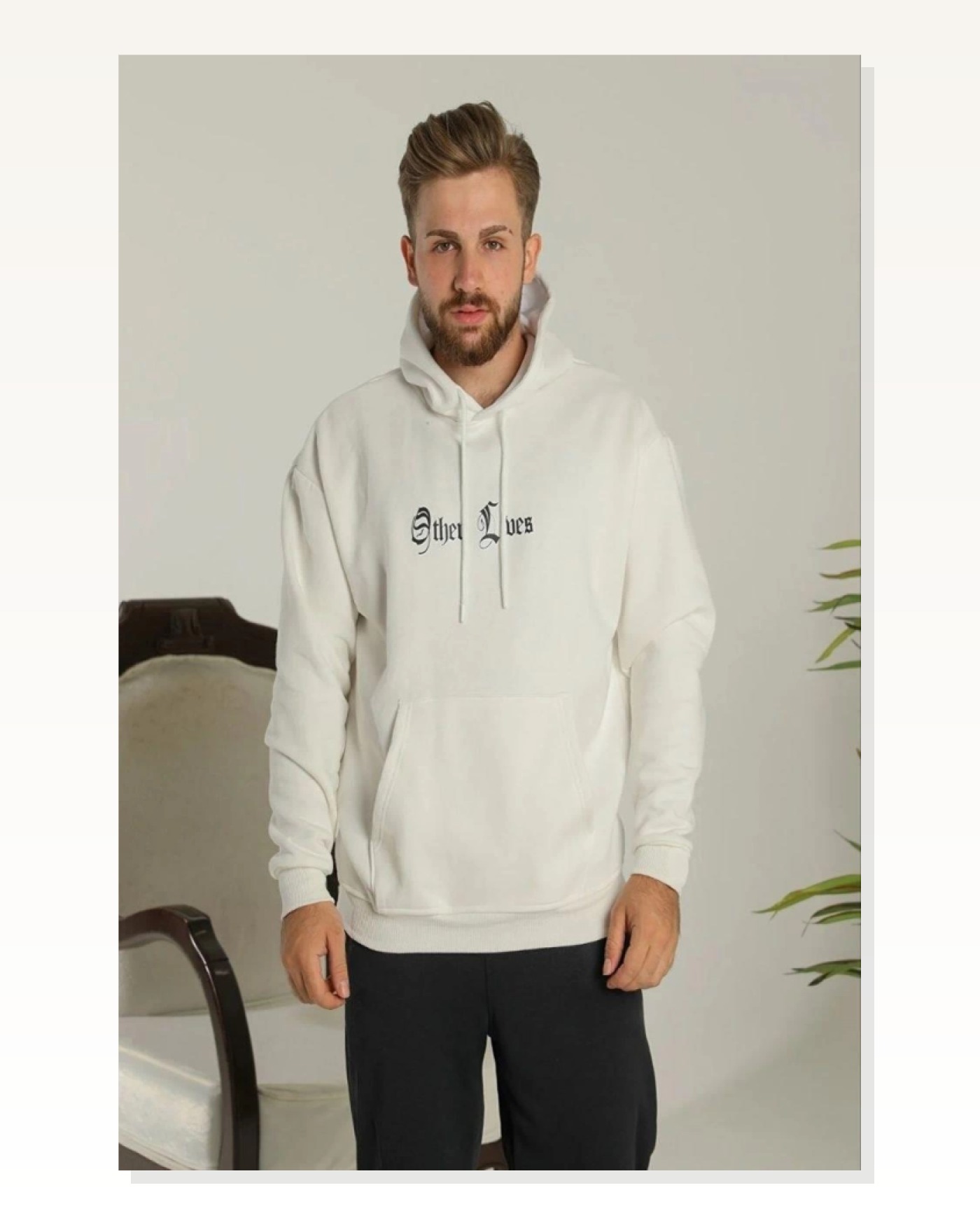 Üç İplik Şardonlu Kadın Salaş Stil Oversize – Beyaz “Other Lives” Ön Ve Arka Baskılı, Kanguru Cepli, Ribanalı Rahat Kışlık Model Beyaz Kapüşonlu Sweatshirt Marketplace blank