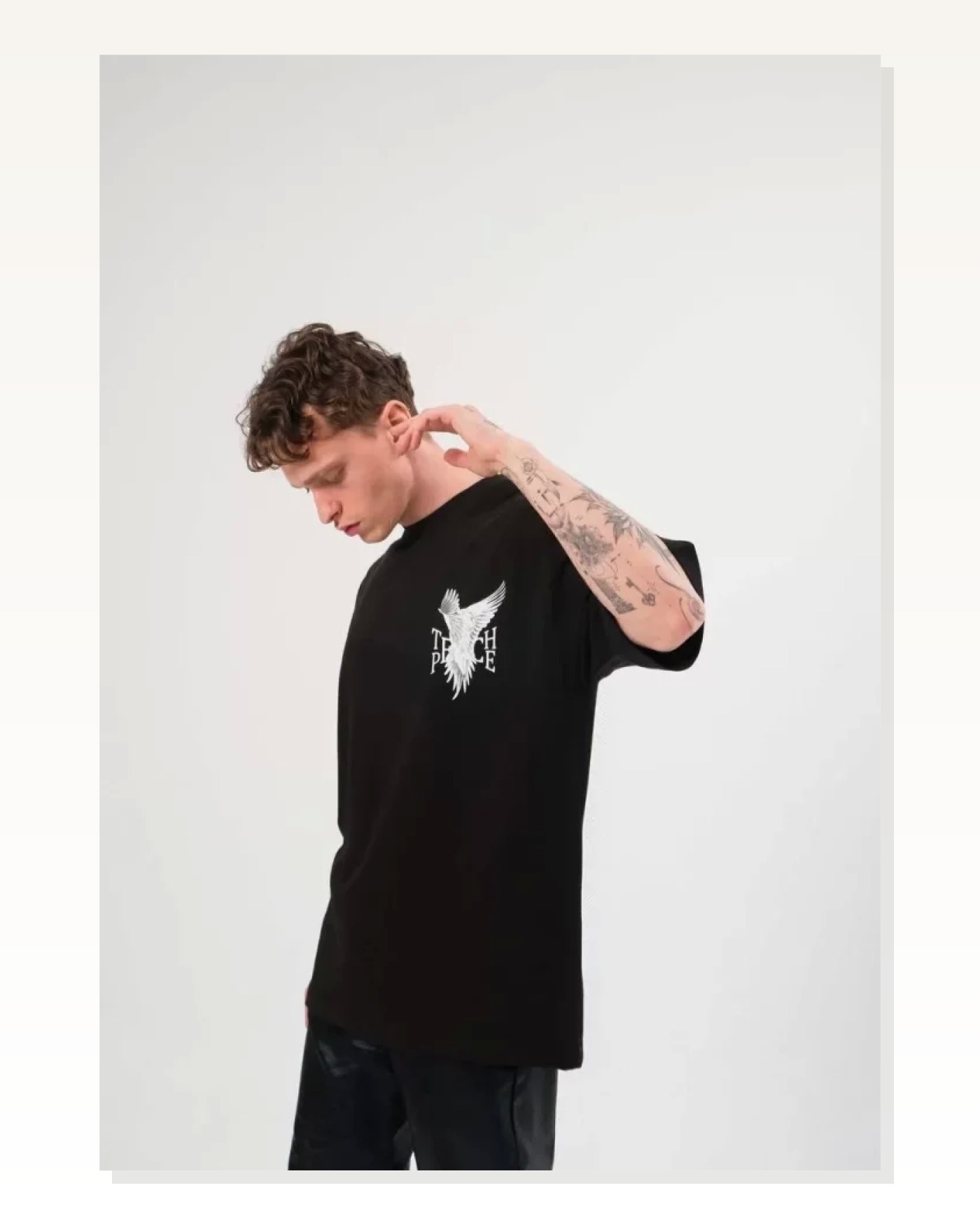 İllüstrasyon Baskılı Kadın Günlük Stil Siyah High Fashion Tişört Marketplace blank