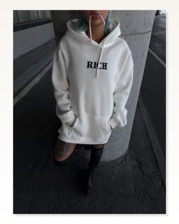Uzun Kol Kapşonlu Göğüs Baskılı Sweatshirt Beyaz