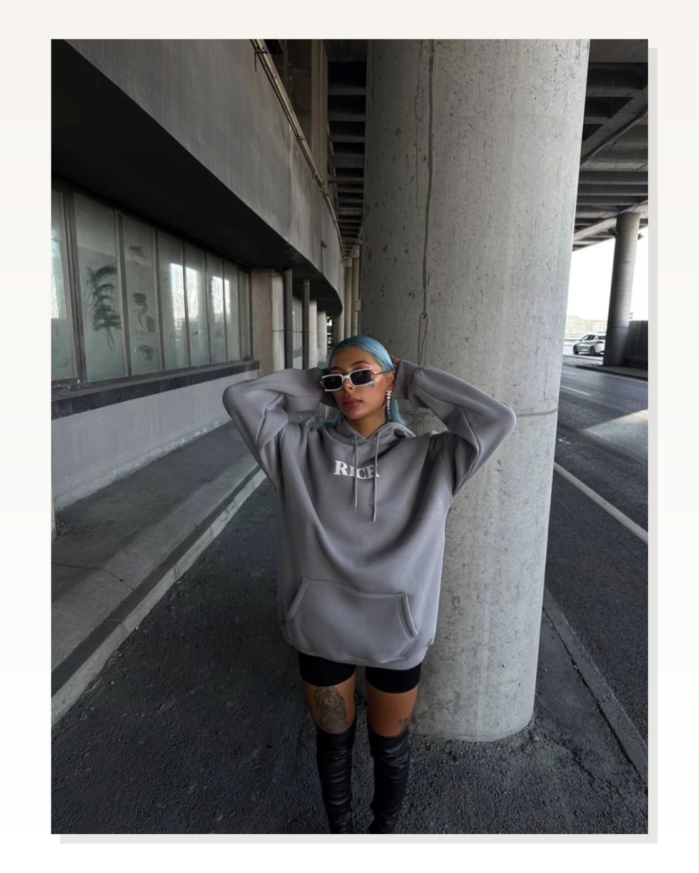 Uzun Kol Kapşonlu Göğüs Baskılı SweatShirt - Gri Marketplace blank