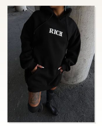 Uzun Kol Kapşonlu Göğüs Baskılı Sweatshirt Siyah