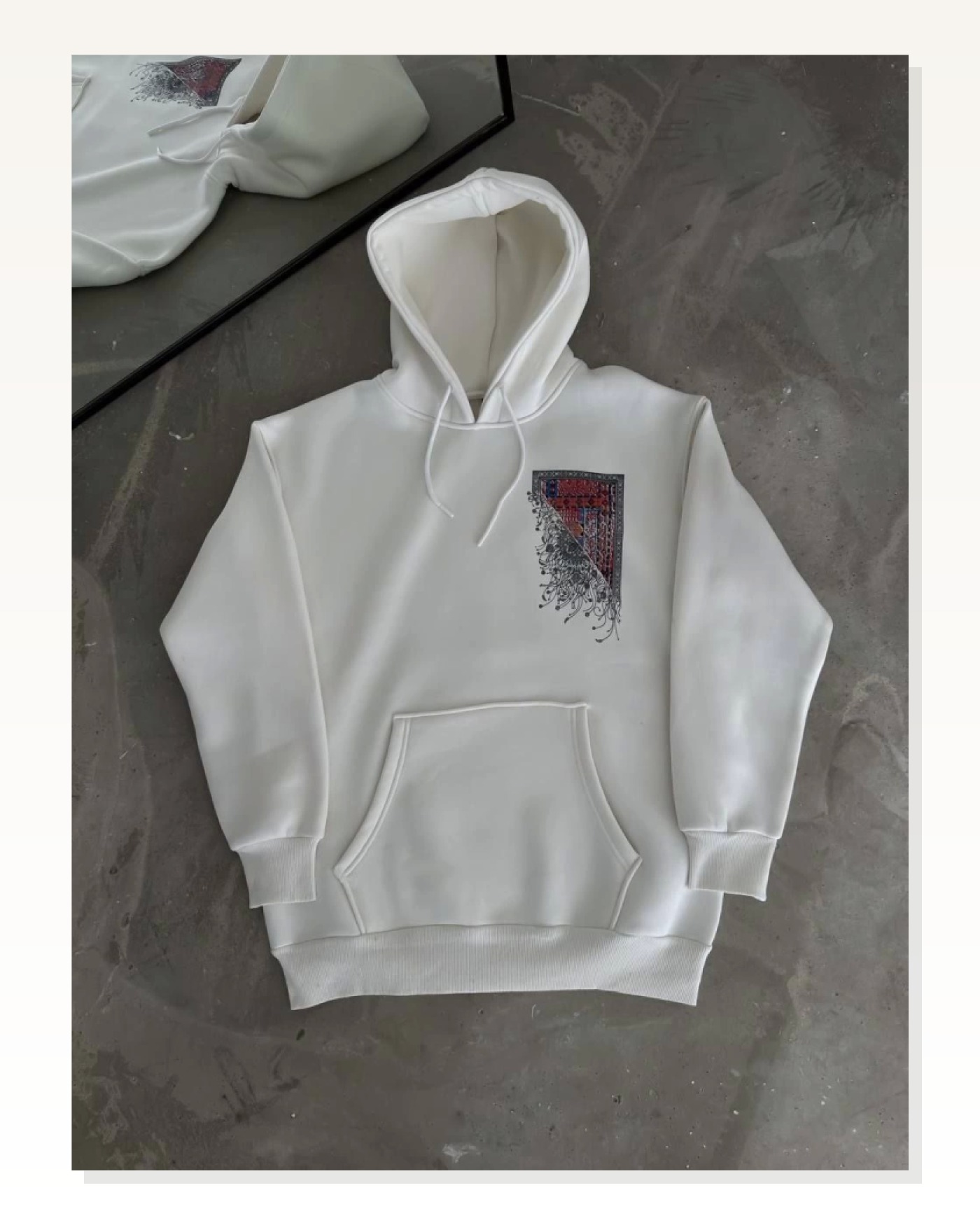 Uzun Kol Kapşonlu Ön Ve Arka Baskılı SweatShirt - Beyaz Marketplace blank