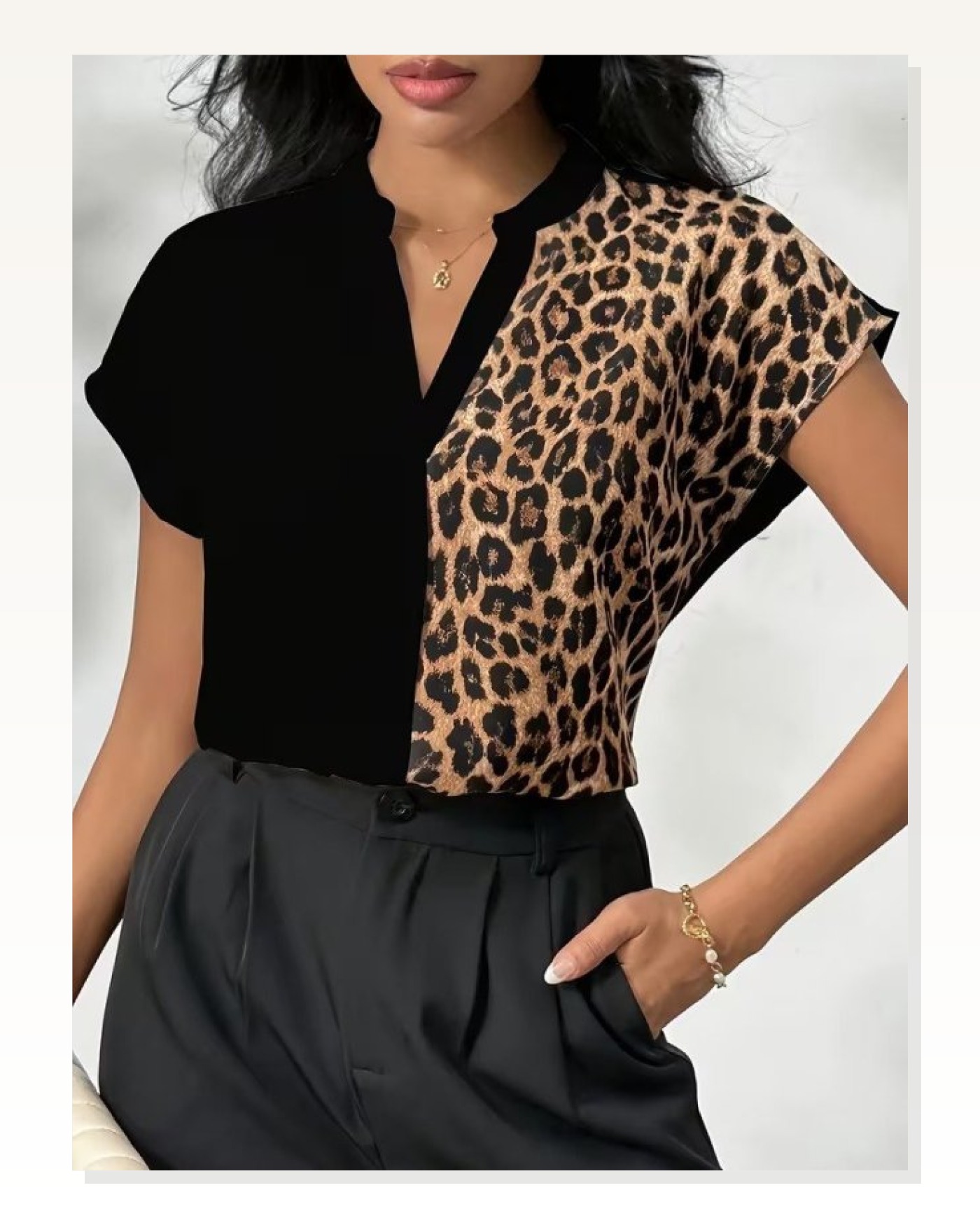 Kadın Kısa Kollu V Hakim Yakalı Leopar Desenli Sandy Bluza Marketplace blank