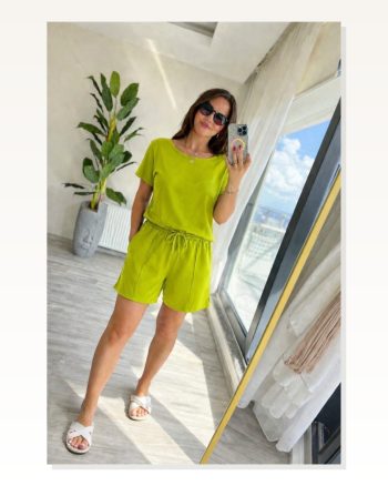 Kadın Kısa Kollu Yakası Açık Modal Bluz ve Bağcıklı Şort Ikili Takım