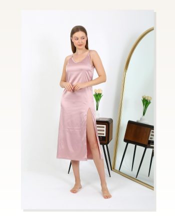 Moda Çizgi Yırtmaçlı Uzun Saten Gecelik Pudra 7410